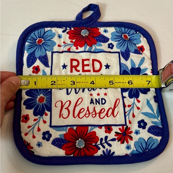 Holiday Kitchen Potholder Bundle - Christmas & 4th of July Themes, Cute, Handy - Picture 12 of 16